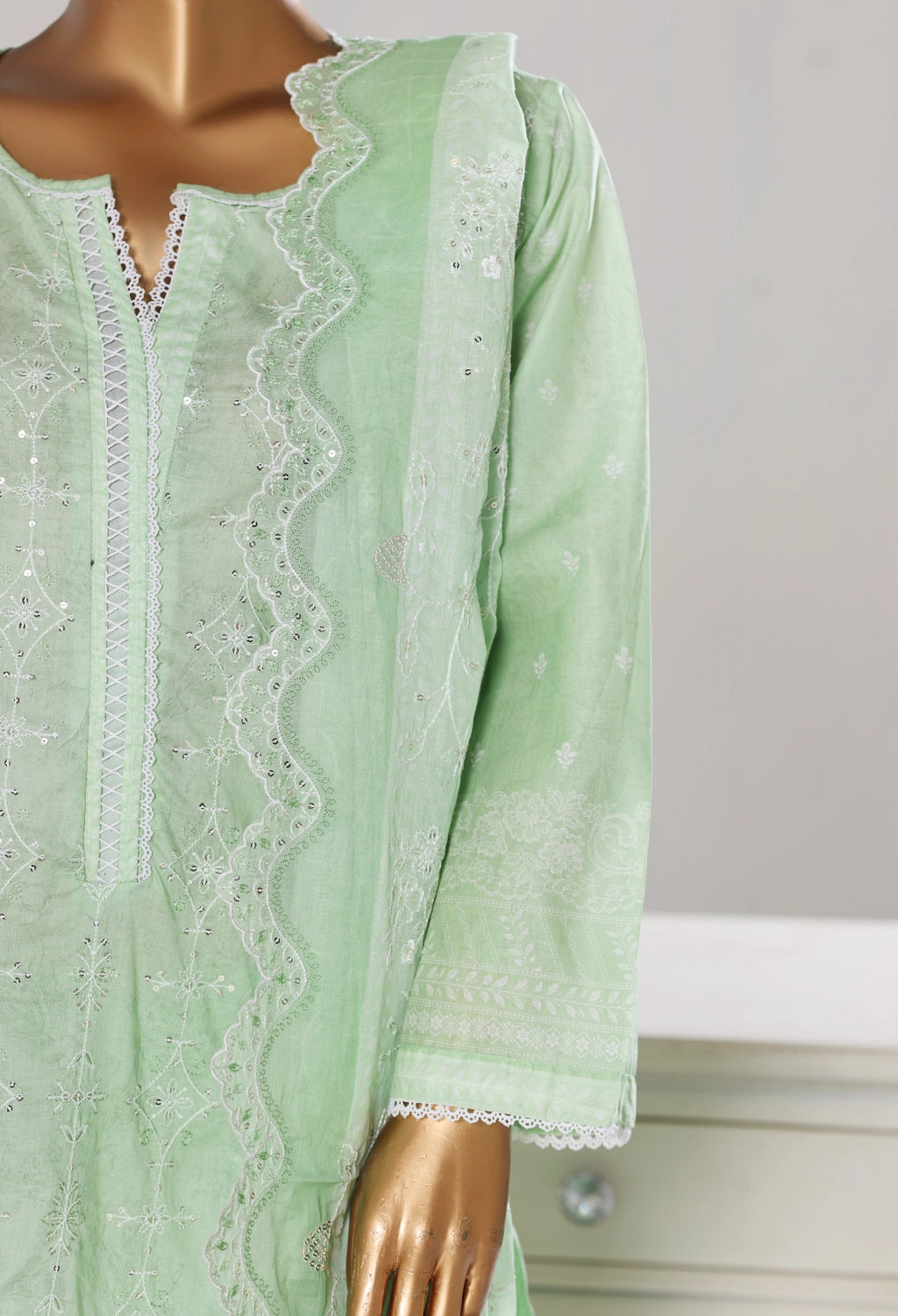 Binsaeed Stitched Green Embroidered Lawn 3pc (NSM 0220-A)
