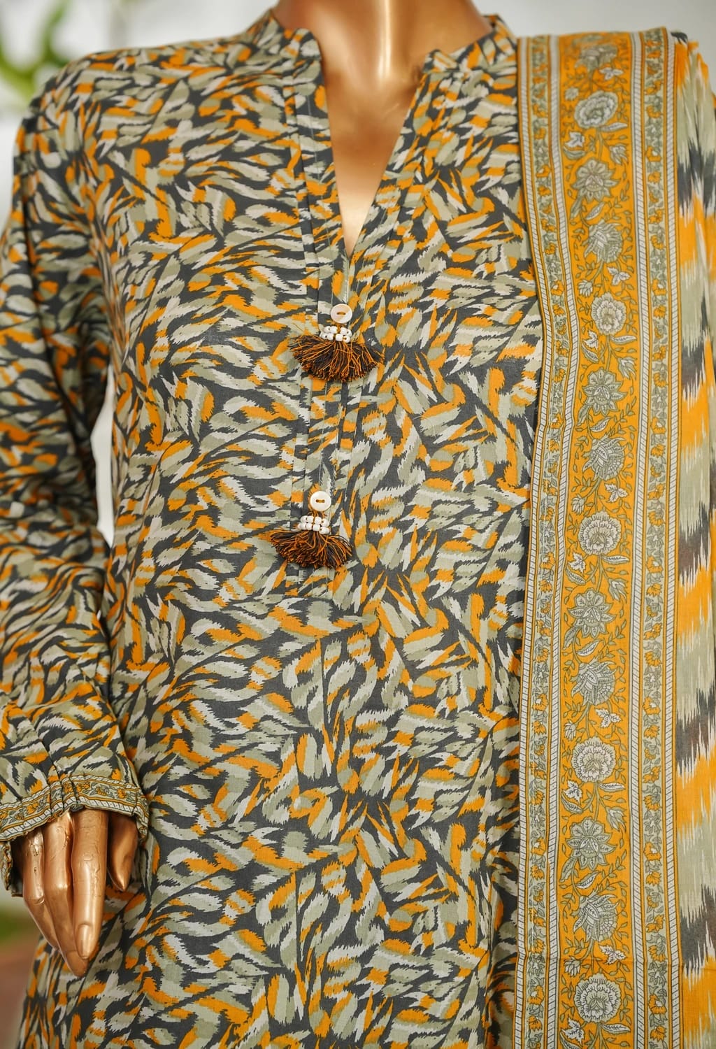 Binsaeed Stitched Multicolor Printed Lawn 3pc (LSM044)