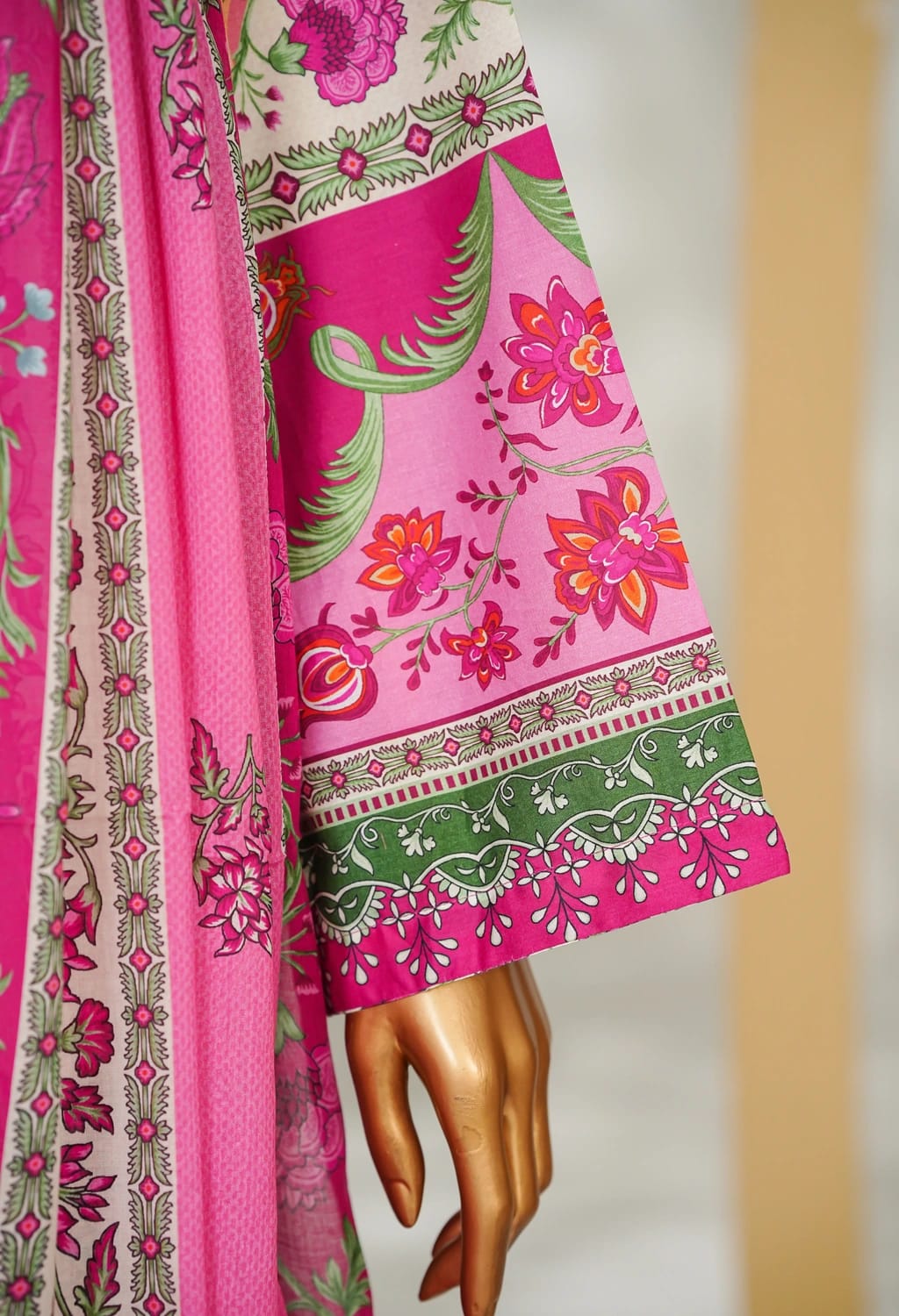 Binsaeed Stitched Pink Printed Lawn 3pc (LSM017)