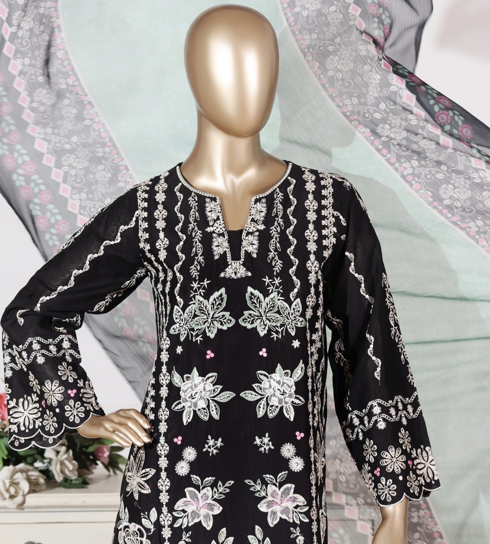 Binsaeed Lawn Embroided 3pc (D2565-O)