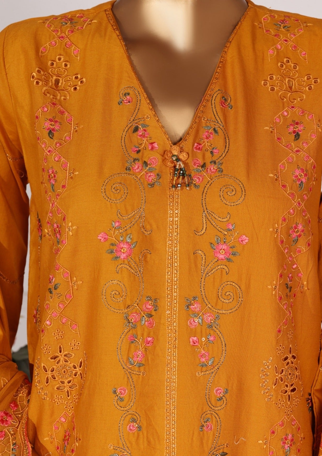 Binsaeed Lawn Embroided 3pc (D2538-R)