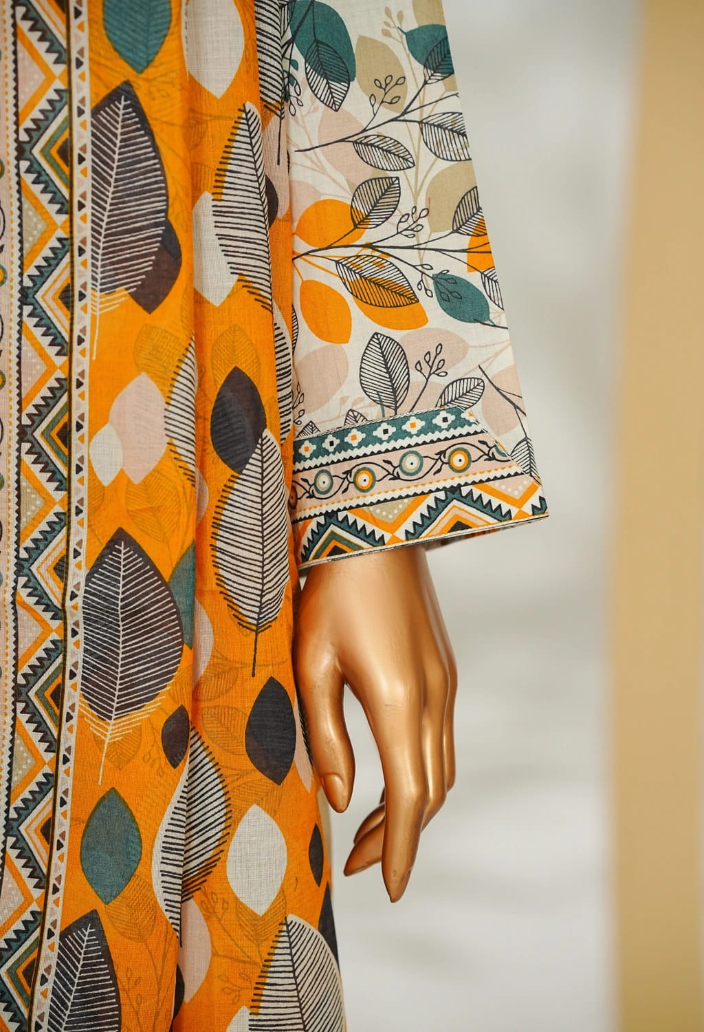 Binsaeed Stitched Multicolor Printed Lawn 3pc (LSM039)