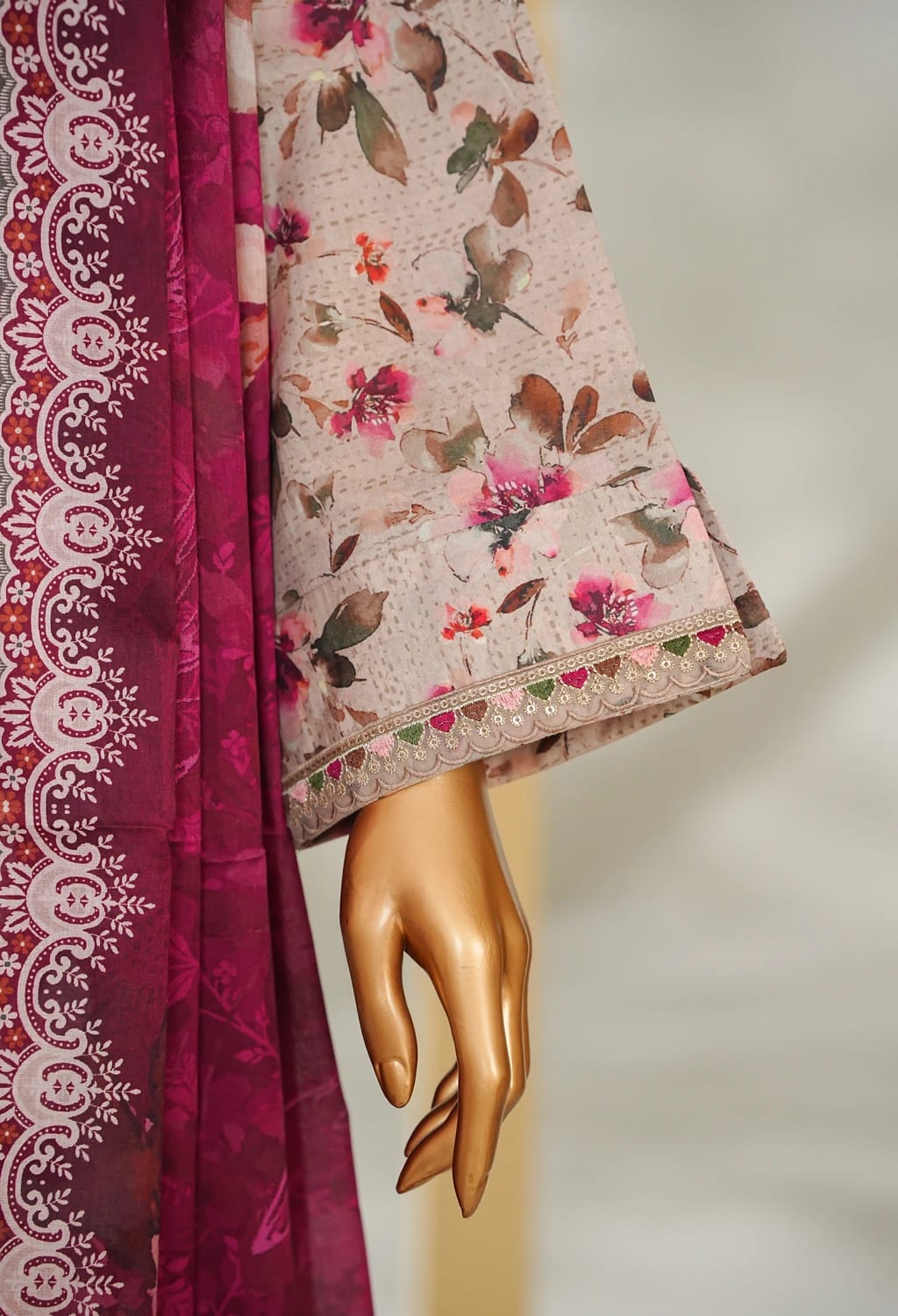 Binsaeed Stitched Ivory Printed Lawn 3pc (LSM003)