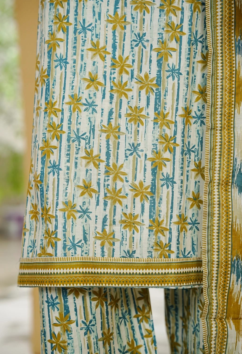 Binsaeed Stitched Gray Printed Lawn 3pc (LSM042)