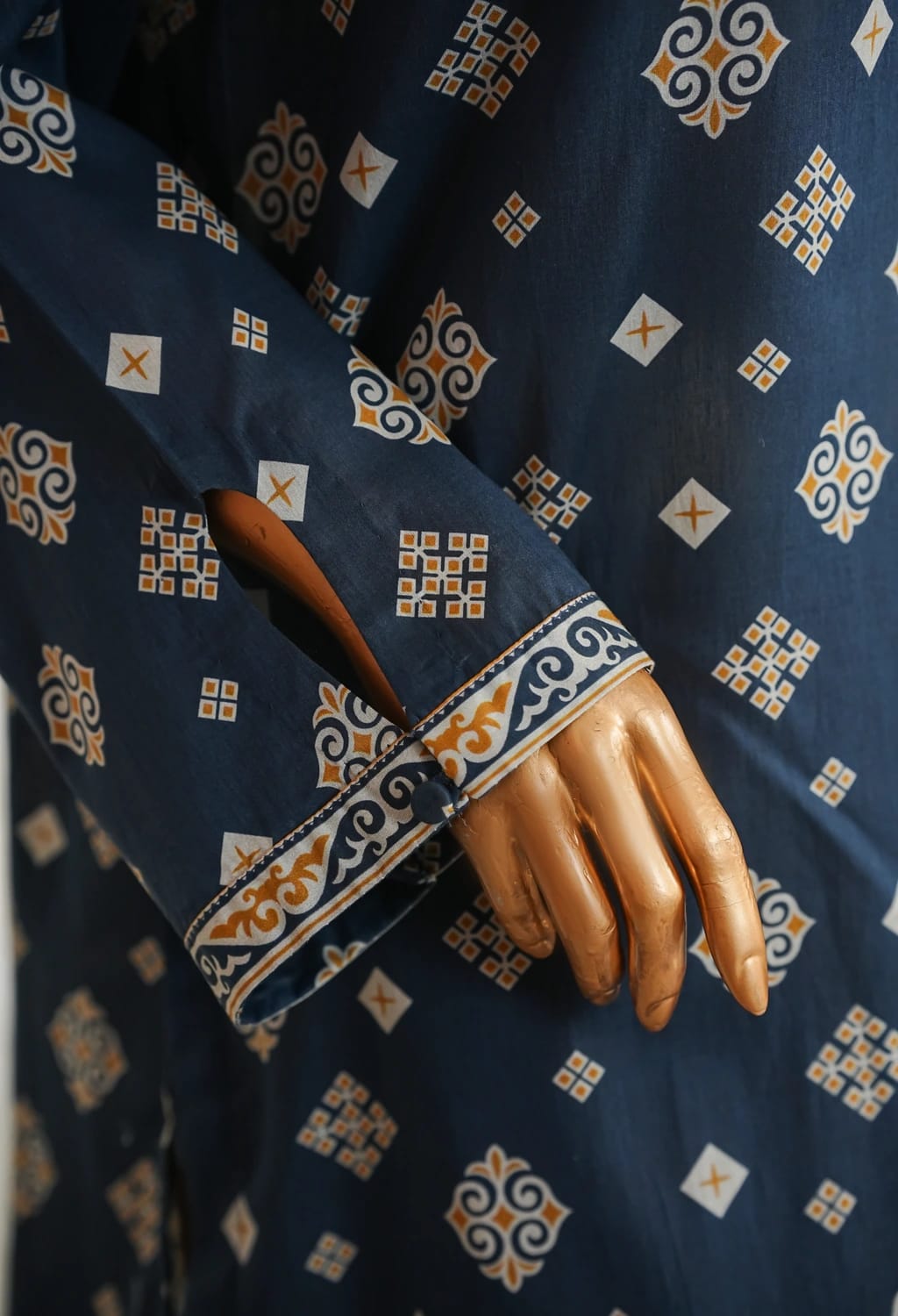 Binsaeed Stitched Blue Printed Lawn 3pc(LSM047)