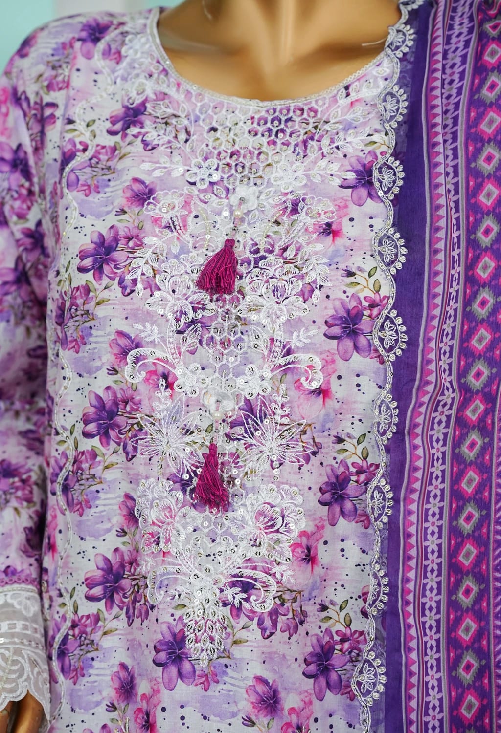 Binsaeed Lawn Embroided 3pc (WC 70)