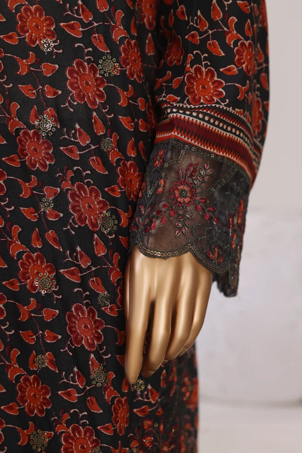 Binsaeed Stitched Embroidered Lawn Black 3pc (NSM074ED)