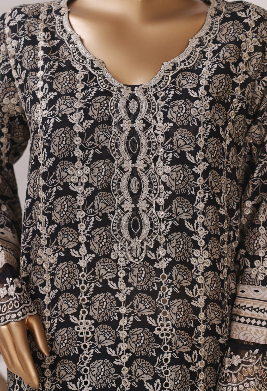 Binsaeed Stitched Embroidered Lawn Black 3pc (NSM092ED)