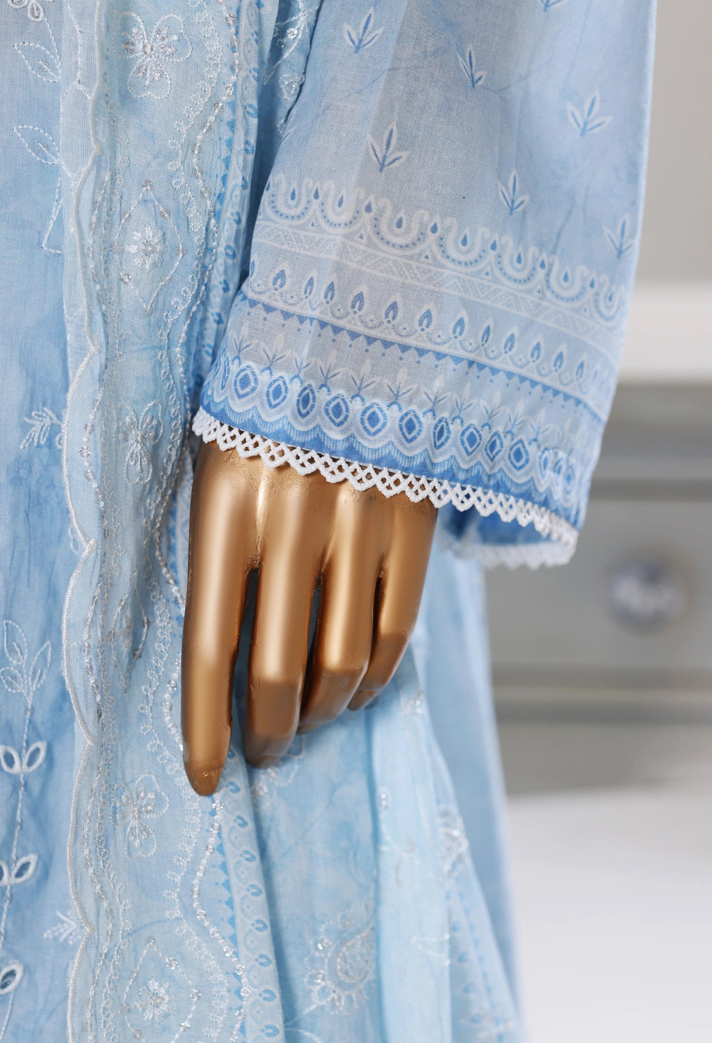 (Binsaeed Stitched Ferozi Embroidered Lawn 3pc  NSM 0226-BED)