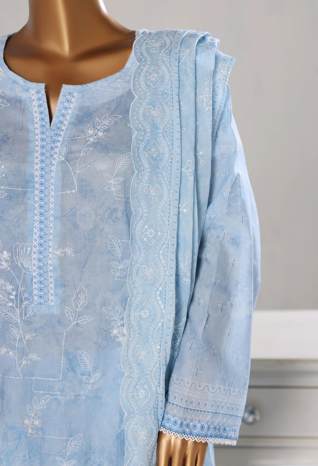 Binsaeed Stitched Ferozi Embroidered Lawn 3pc  (NSM 0226-AED)