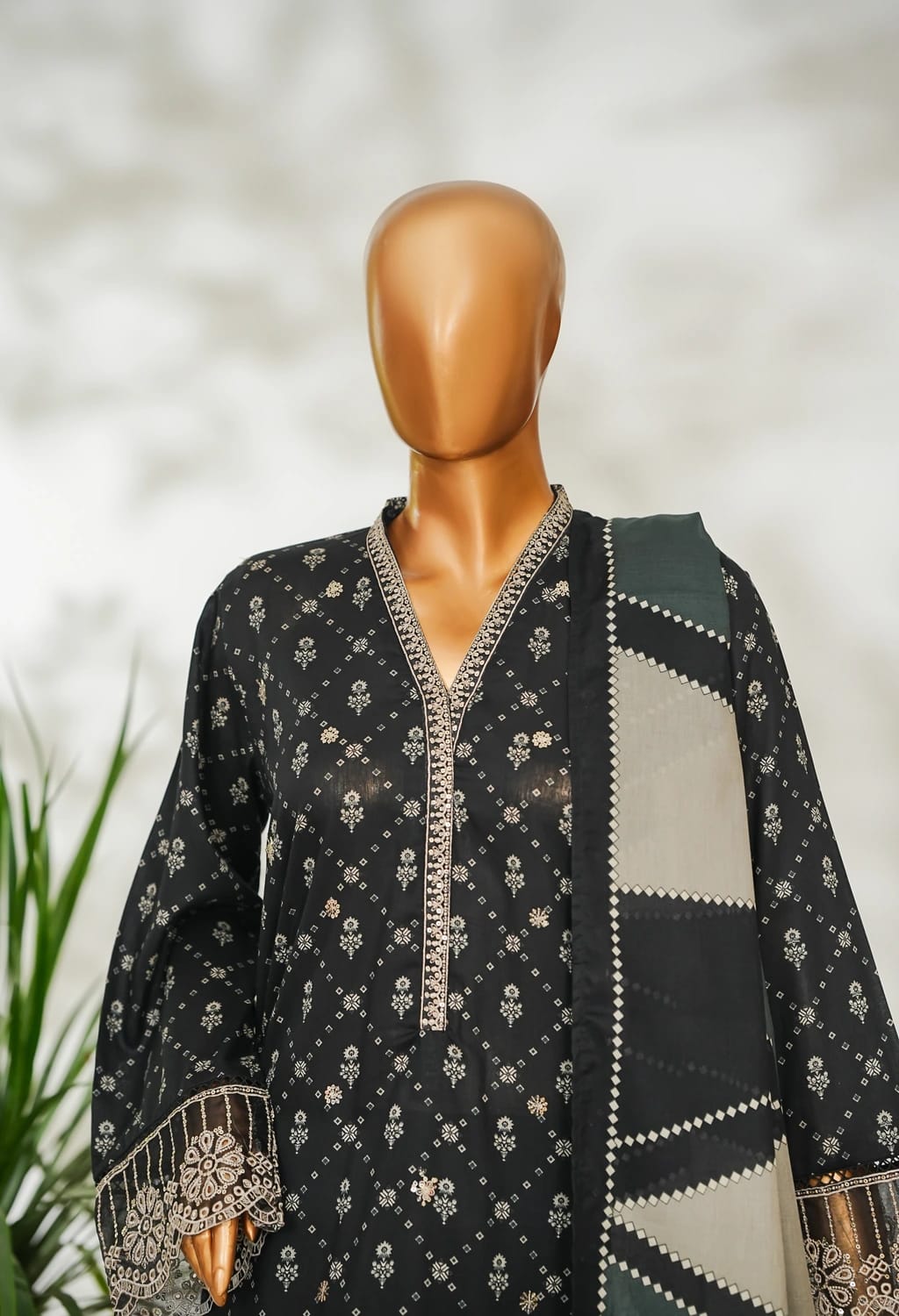 Binsaeed Stitched Black Embroidered Lawn 3pc (NSM103)