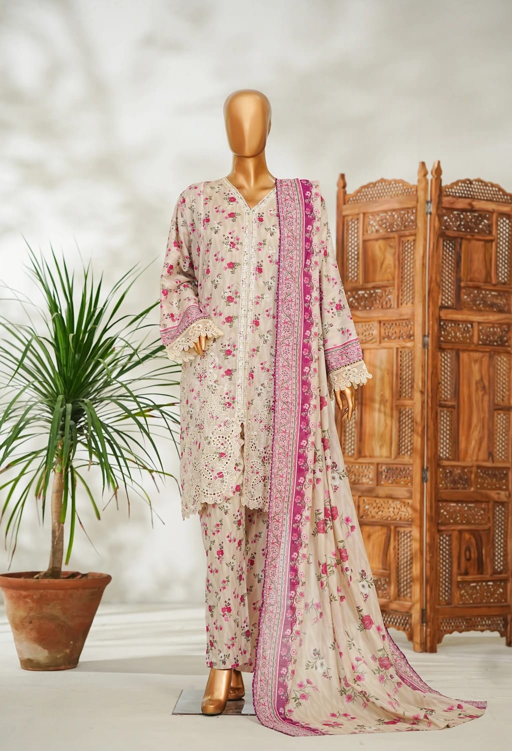Binsaeed Stitched Ivory Embroidered Lawn 3pc (NSM116)