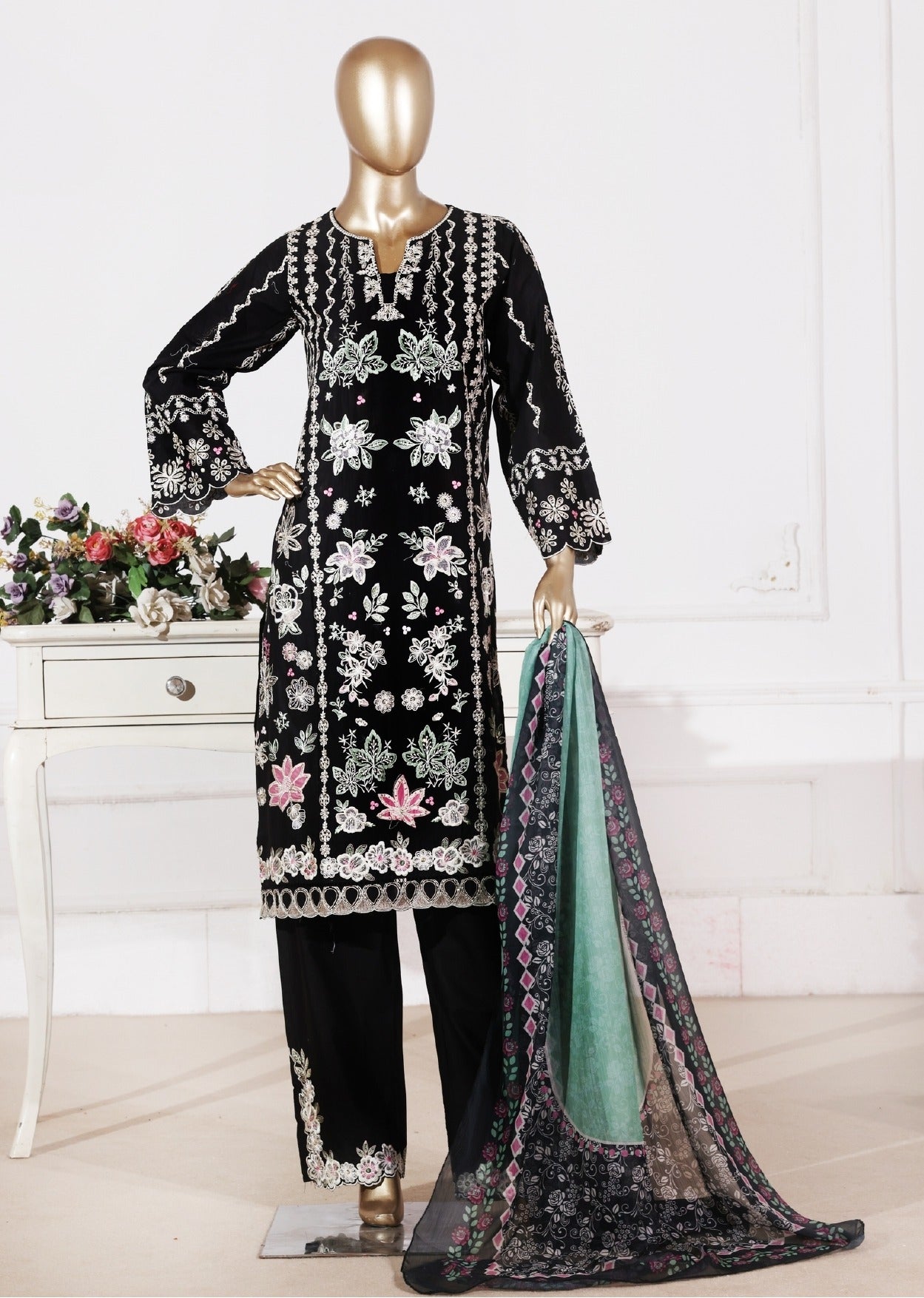 Binsaeed Lawn Embroided 3pc (D2565-O)