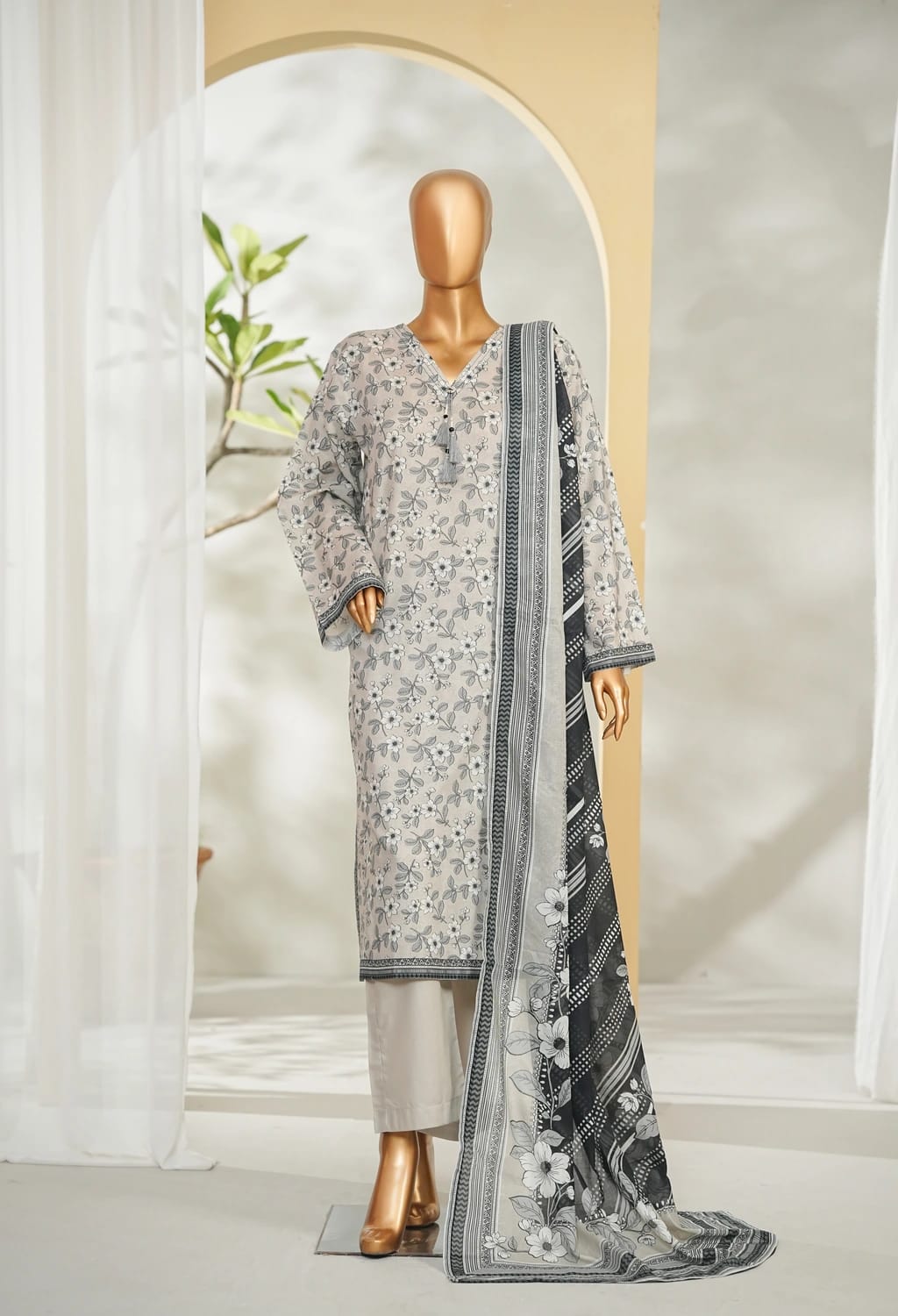 Binsaeed Stitched Gray Printed Lawn 3pc (LSM009)