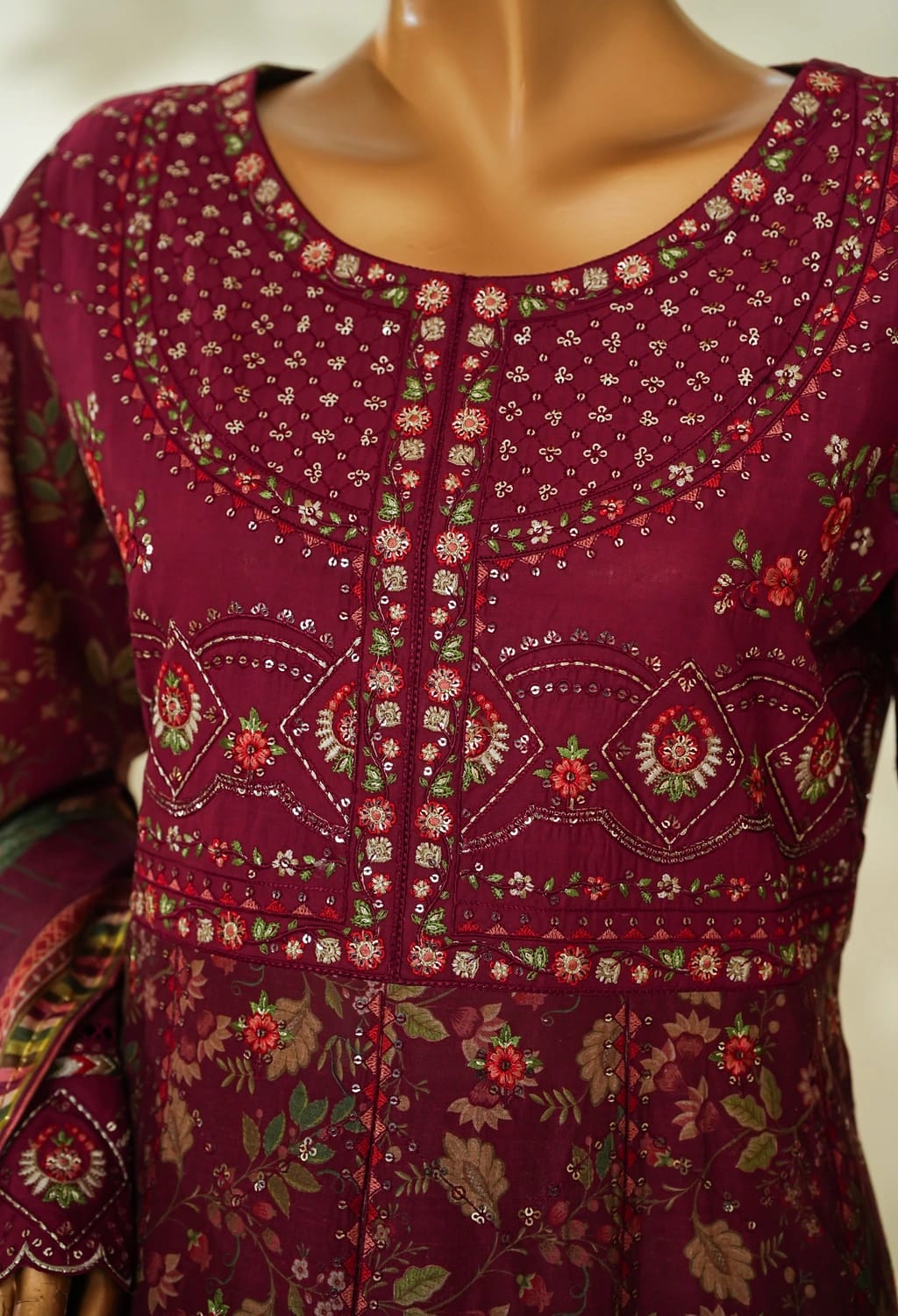 Binsaeed Lawn Embroidered 3pc (LSMK08)